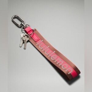 Lululemon Never Lost Key Chain NWT 🌸